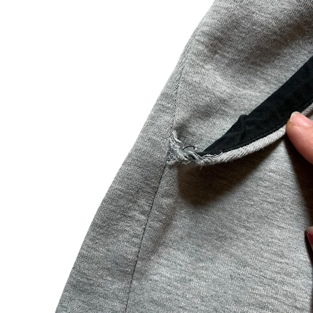 Nike‎ Tech Fleece Joggers Men's M Gray Bottom Soft Pants FLAWED PLEASE READ✅